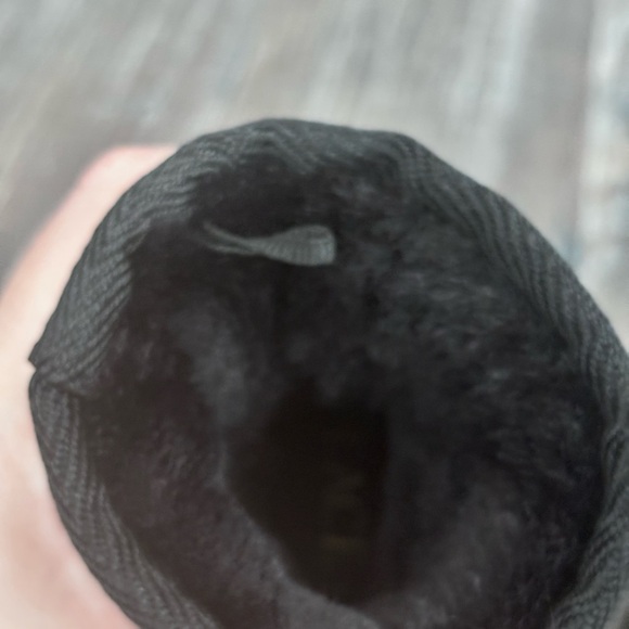 The Children's Place Black Ankle Boots with Plush Lining - Picture 9 of 10